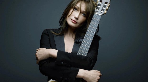 Carla Bruni, el (re)toque francés inaugura el Festival de Pedralbes