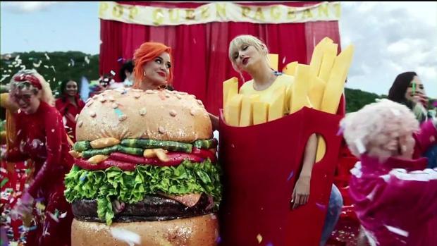 ¿El videoclip del año? Taylor Swift recluta a su «archienemiga» Katy Perry en su nuevo hit