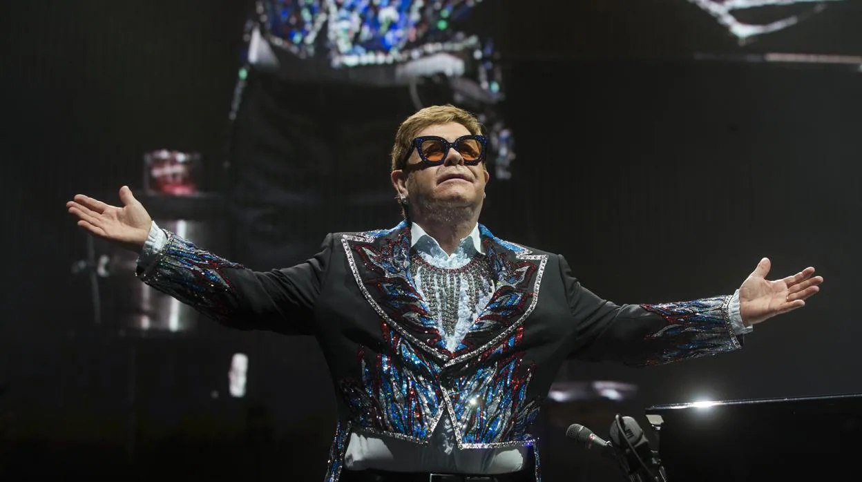 Elton Jonh durante su último concierto en Madrid