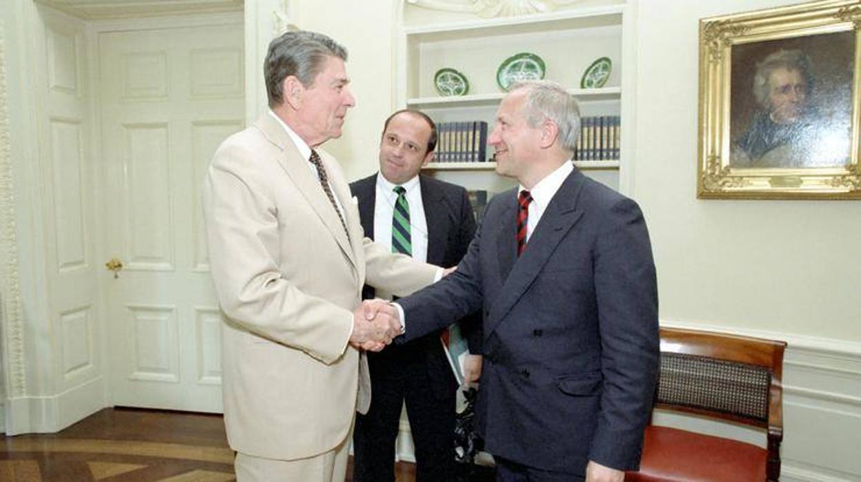 Ronald Reagan llegó a recibir al agente doble Oleg Gordievski