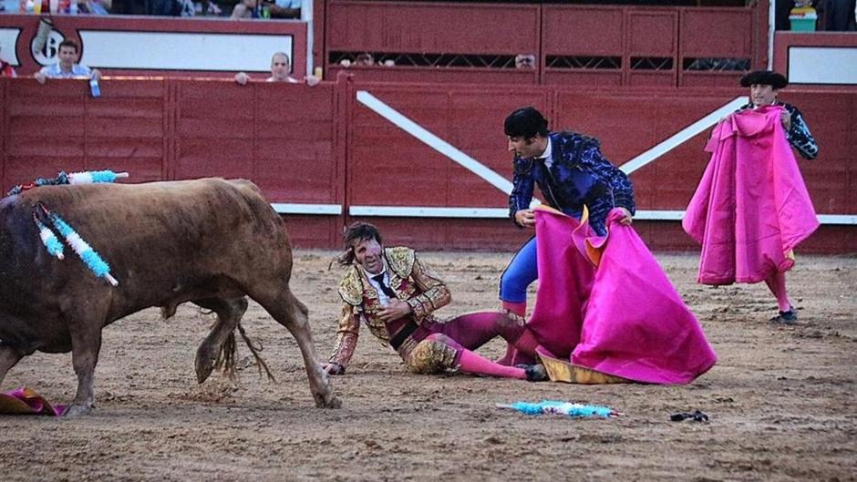 Un año de la brutal cogida a Juan José Padilla en la plaza de toros de Arévalo