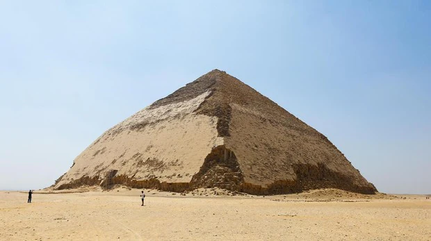 Abren por fin al público la Pirámide Acodada: ¿por qué resulta clave en la historia del Antiguo Egipto?