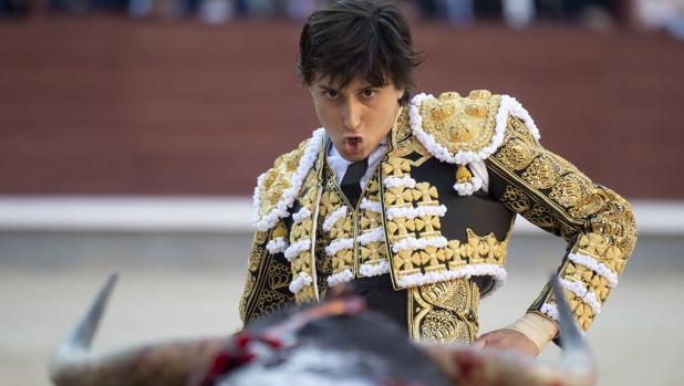 La lesión de Roca Rey, el torero más taquillero, pone en jaque la temporada: corta el mes de agosto