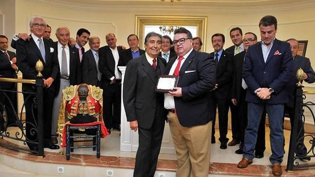 El torero José Fuentes, premiado con el VII trofeo Juan Belmonte