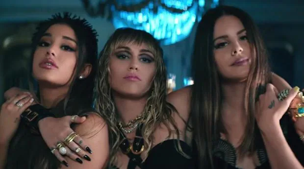 Este es el primer vídeoclip de Miley Cyrus, Lana del Rey y Ariana Grande para «Los Ángeles de Charlie»