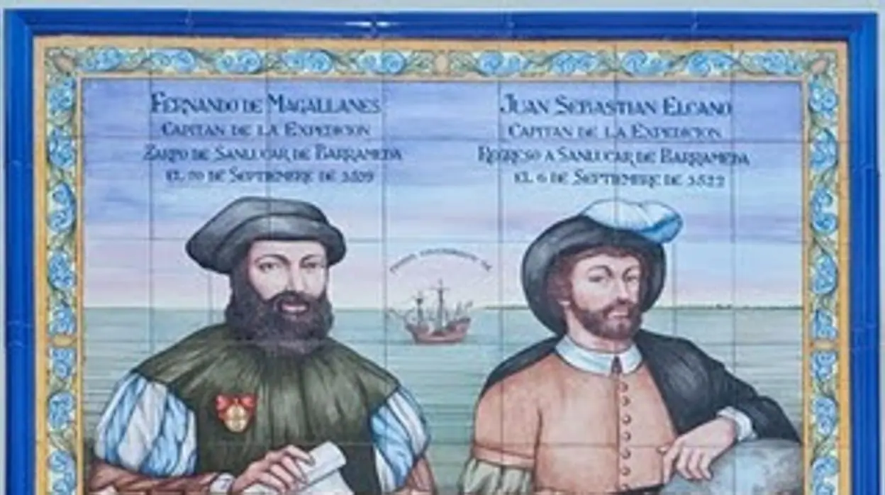 Azulejo conmemorativo de la expedición Magallanes-Elcano, en Sanlúcar de Barrameda (Cádiz).