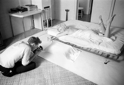 Douglas Kirkland, fotografiando a Marilyn en Beverly Hills (Noviembre de 1961)