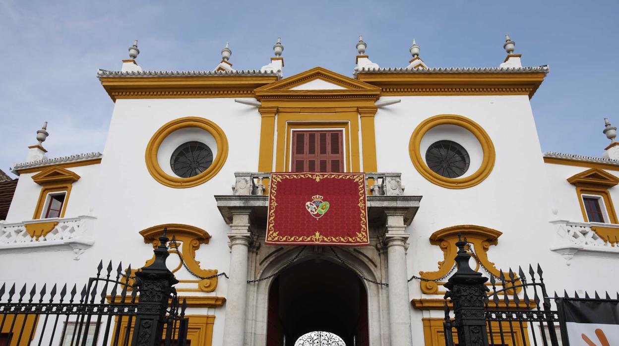 La Real Maestranza engalanada en el festival del año pasado a beneficio de la Macarena