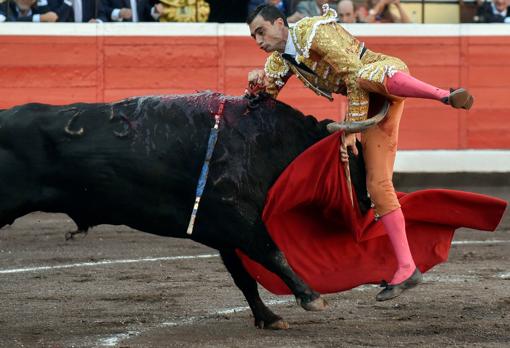 Estocada de Paco Ureña en Bilbao