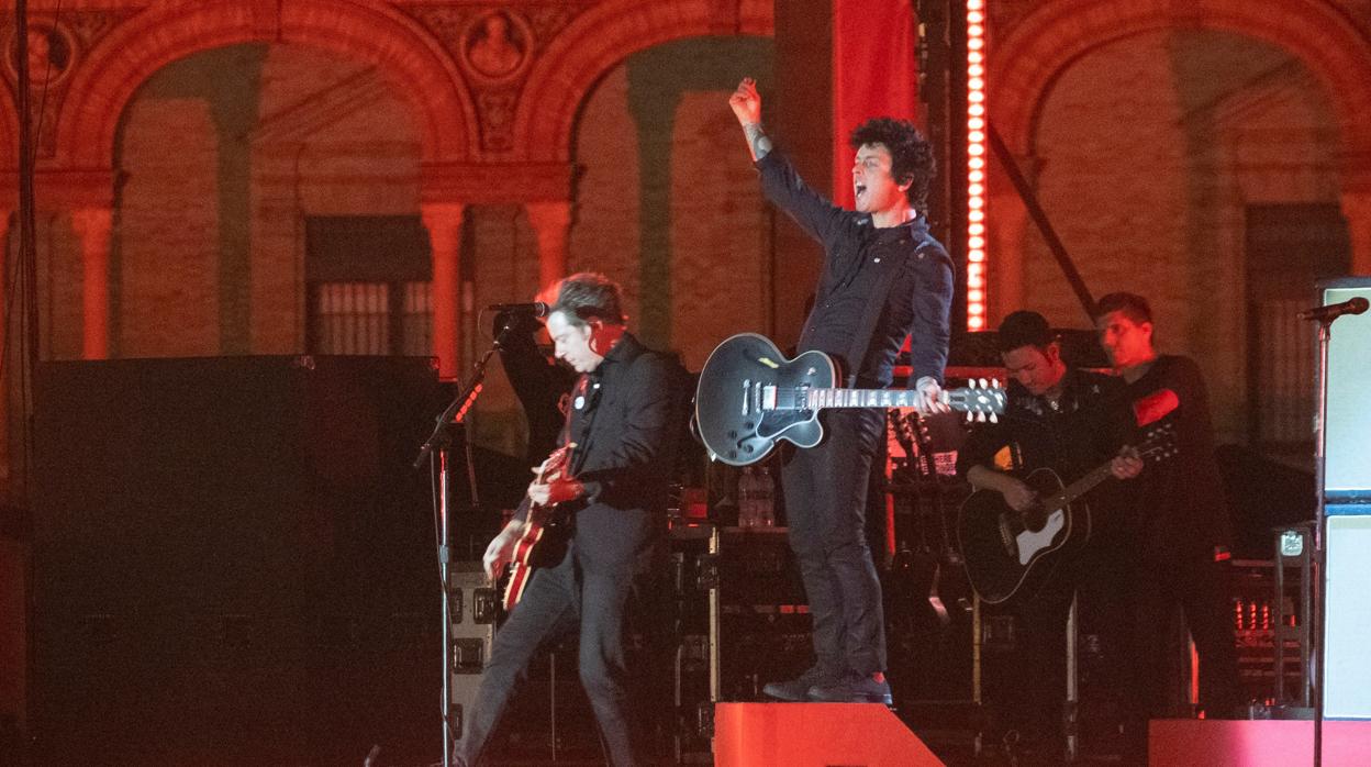 Green Day en plena actuación en la Plaza de España