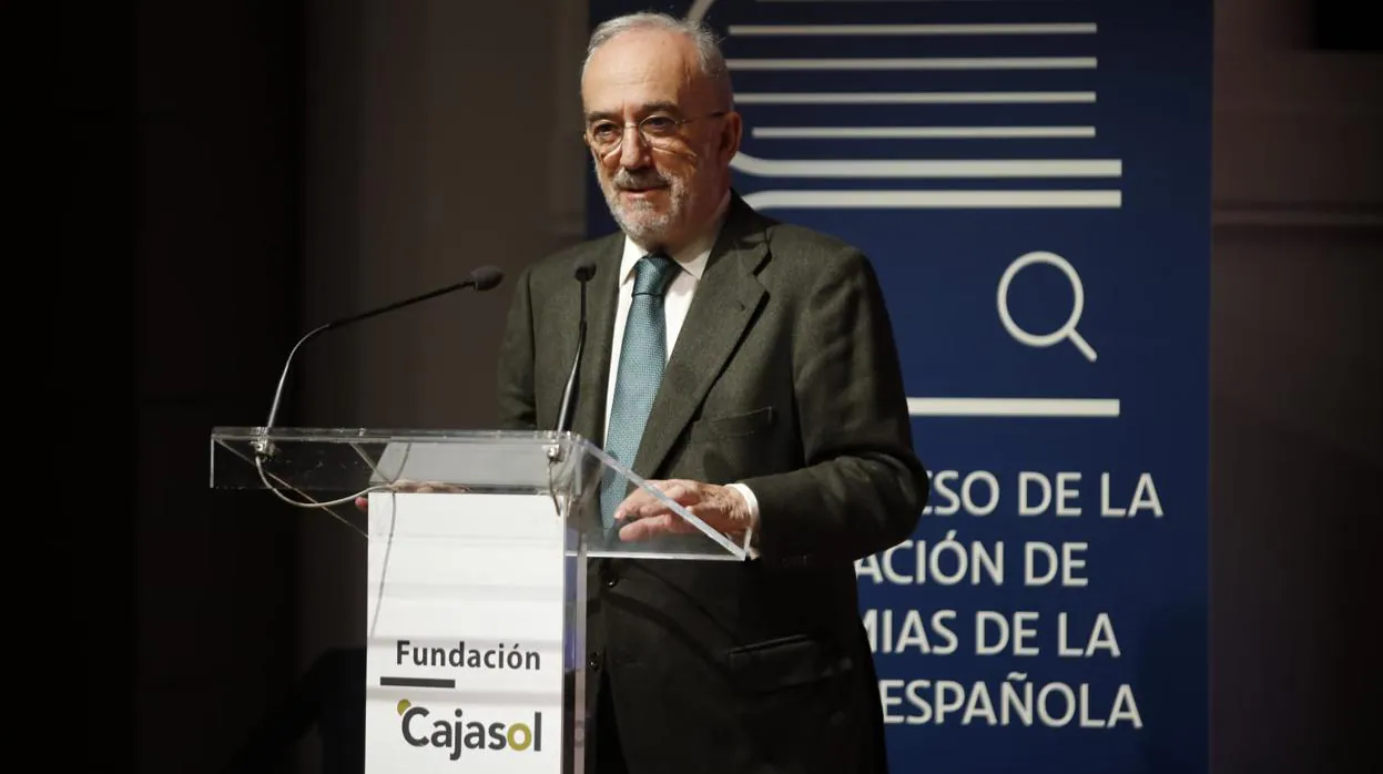 El director de la RAE, Santiago Muñoz Machado, este lunes en la Fundación Cajasol