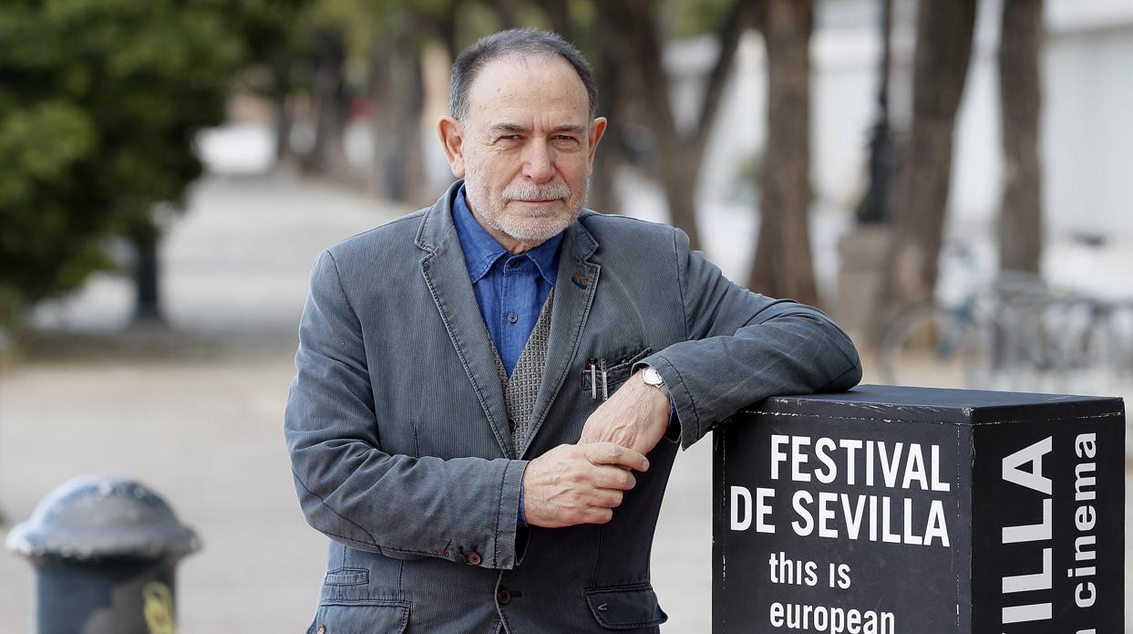 El dibujante italiano Lorenzo Mattotti posa en el photocall del Festival de Cine Europeo de Sevilla
