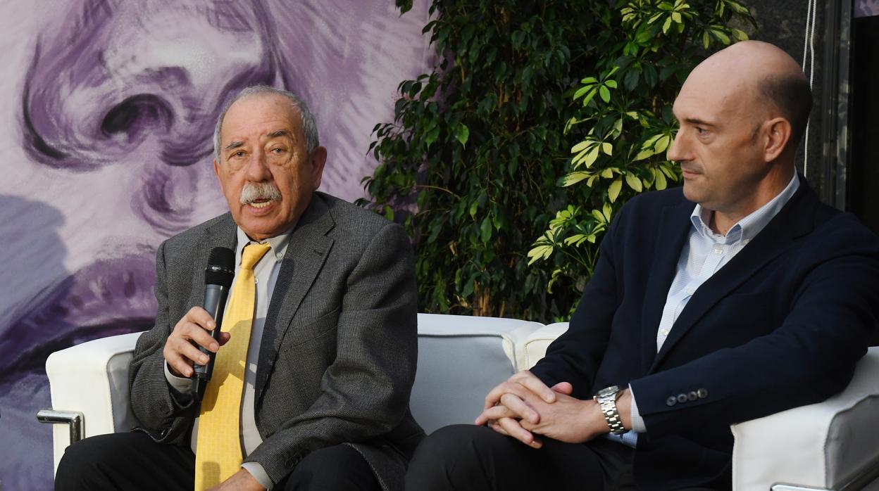 Antonio Zoido y Tristán Pertíñez durante la presentación del documental «Manolo Sanlúcar, el legado»