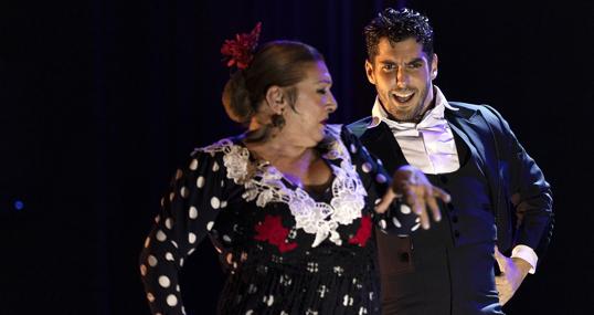 Milagros Mengíbar y Alberto Sellés en los Jueves Flamencos de Cajasol