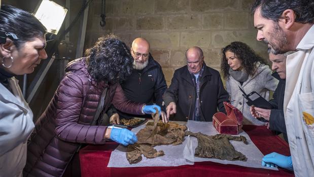 Los restos del infante Don Pedro revelan que era un «niño muy pequeño»