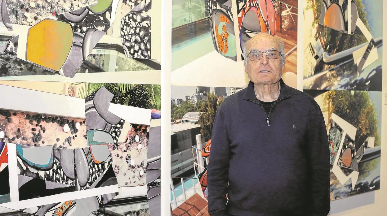 El artista sevillano Luis Gordillo junto a una de sus obras en el Espacio Santa Clara