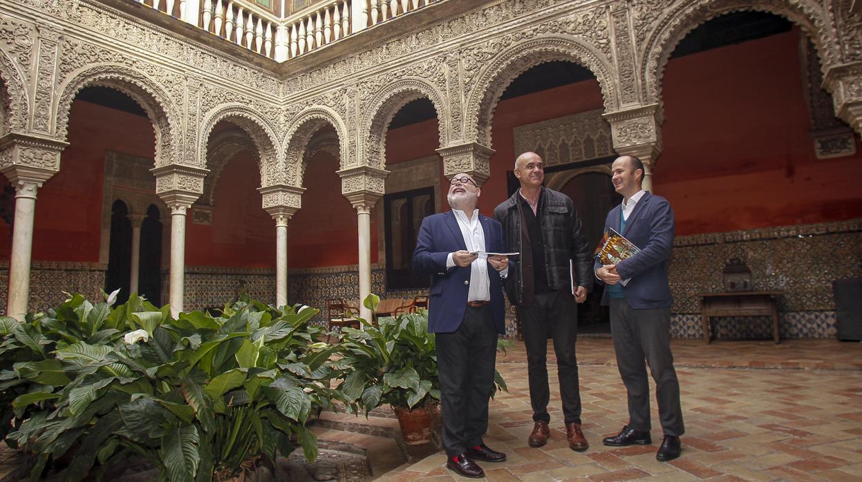 Phillippe Thomas, Antonio Muñoz y Gonzalo Saavedra este jueves en la Casa Salinas