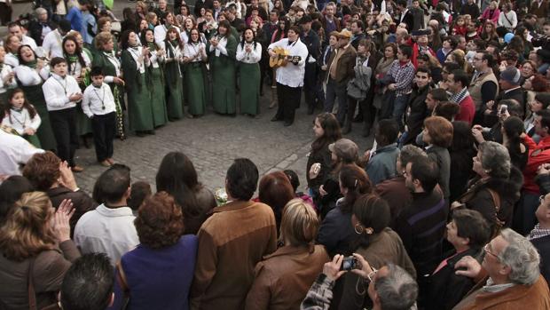 El camino del antiguo romance popular a los actuales villancicos