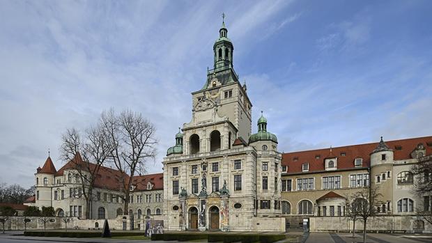 El Museo Nacional de Baviera devuelve varios objetos de plata robados por los nazis