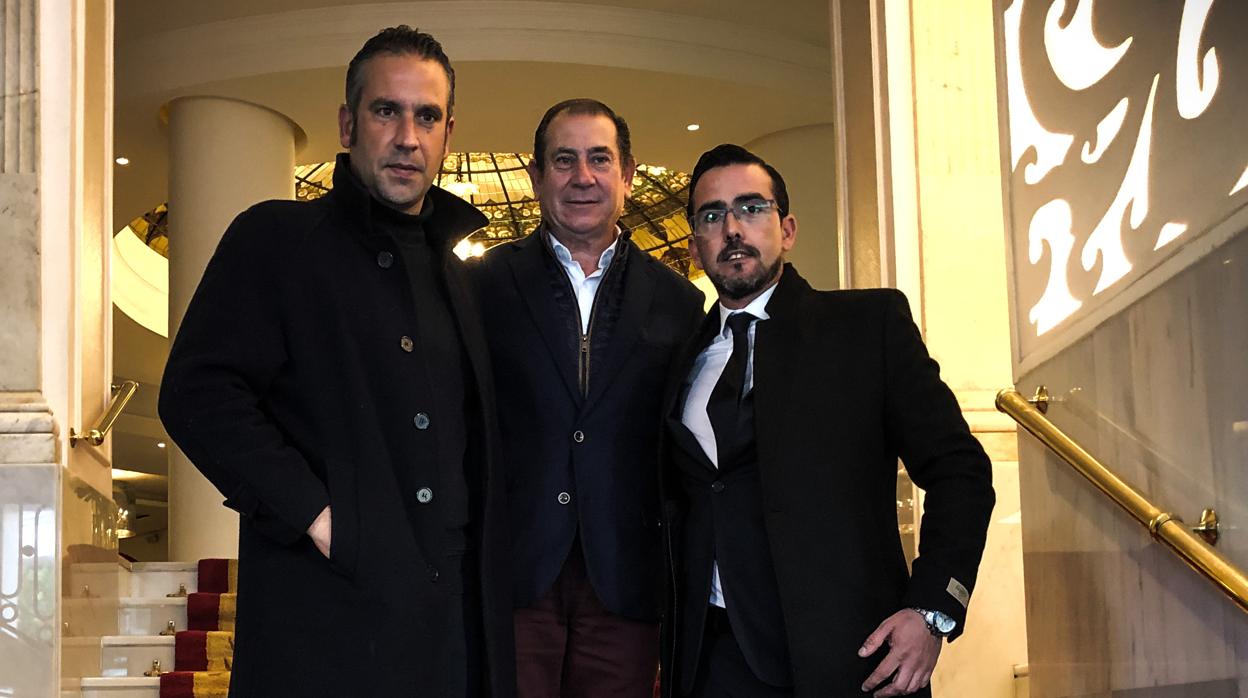 Manuel Carbonell, junto a José Luis Cazalla y Alonso Trejo