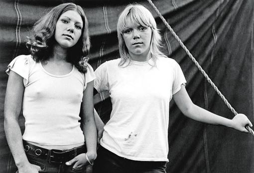 «Debbie and Renee, Rockland, Maine» (1972)