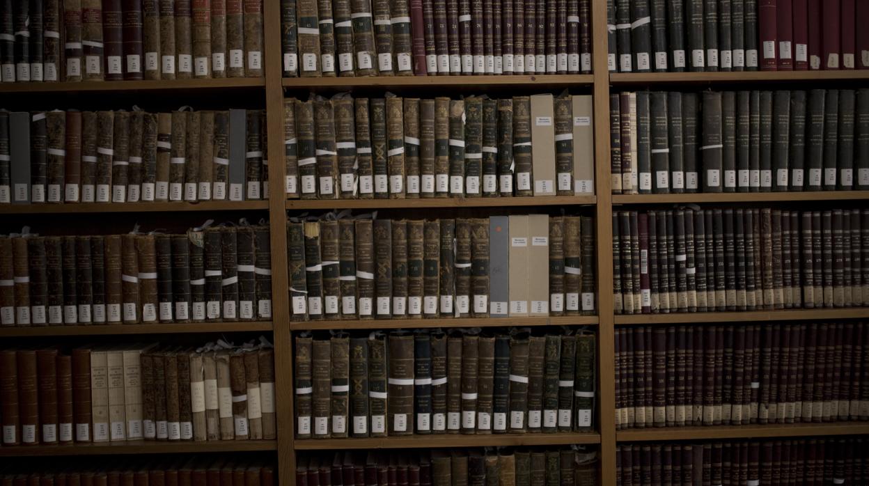 Estanterías de la Sala Cervantes de la Biblioteca Nacional