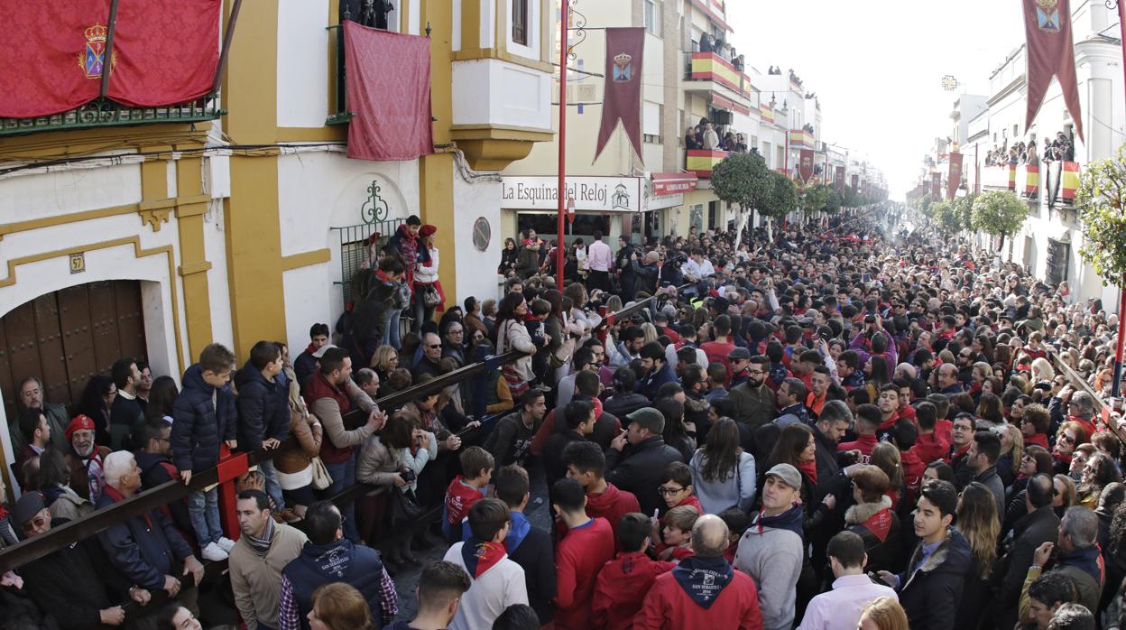 La jornada taurina en honor al patrón local es un éxito de asistencia de público