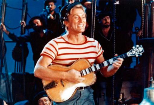 Su célebre actuación en «Veinte mil leguas de viaje submarino». La faceta como cantante de Kirk Douglas no ha sido suficientemente ponderada