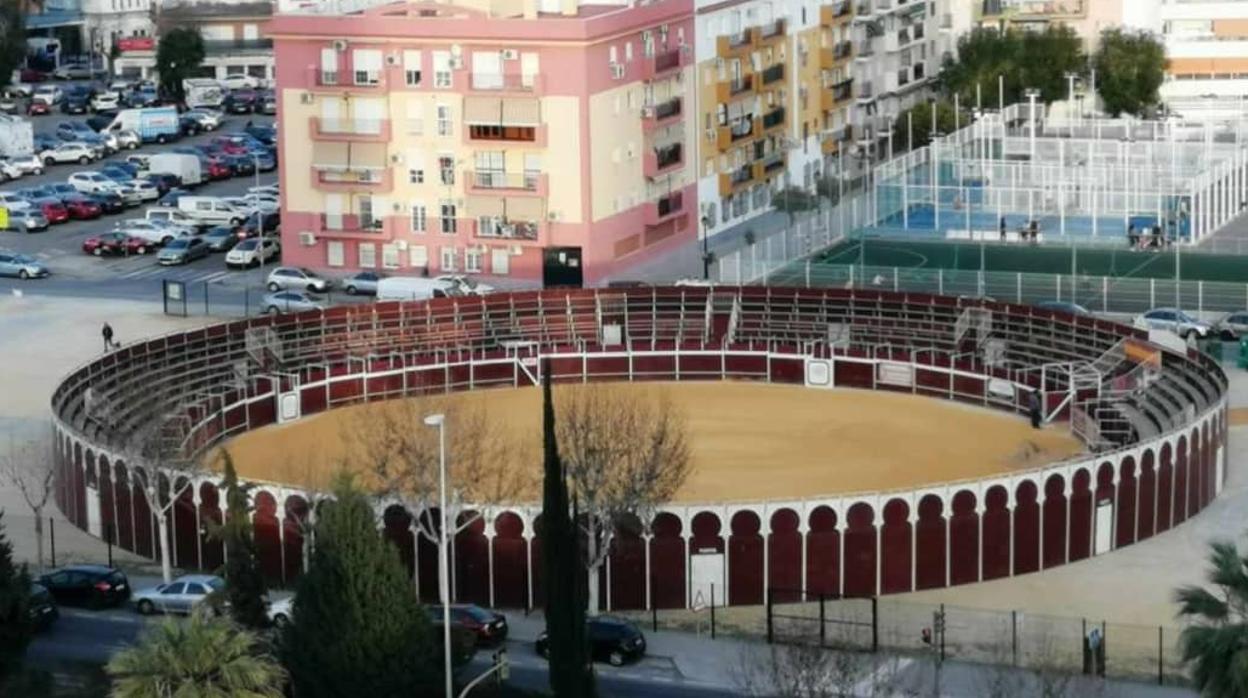 El recinto ferial de Camas ha sido el lugar escogido para colocar la plaza portátil