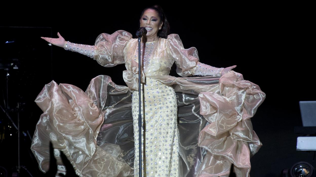 Isabel Pantoja, en su concierto en Madrid