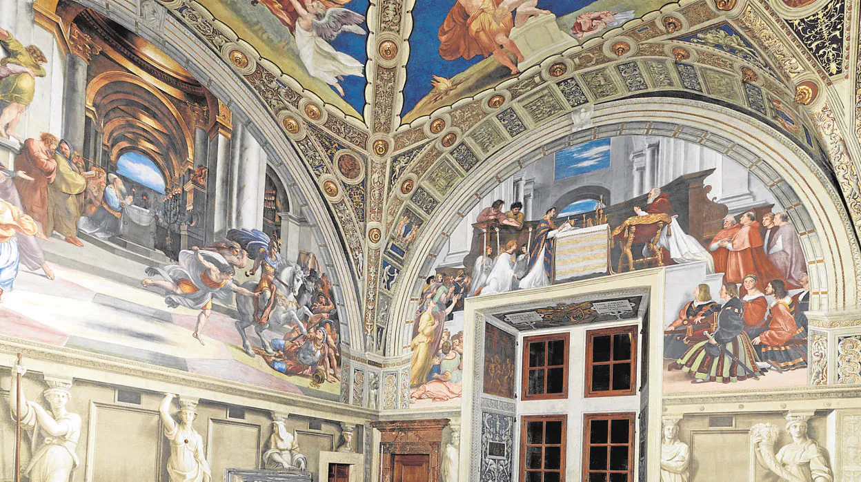 Una de las estancias de los Museos Vaticanos decoradas por Rafael