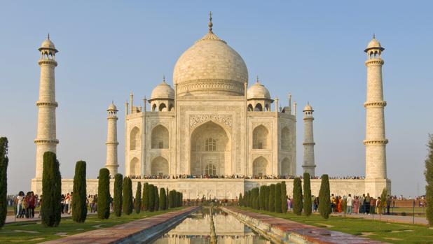 India cierra el Taj Mahal tras confirmar la tercera víctima mortal por el coronavirus