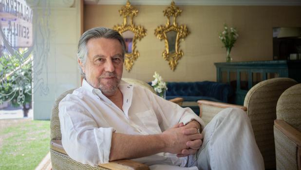 Felipe Benítez Reyes: «Si la literatura fuera un mero juego no le hubiese dedicado casi toda mi vida»