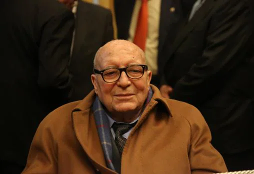 El historiador, durante un homenaje en el Instituto de España en 2016
