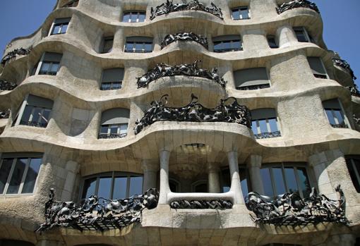 La Casa Milá, conocida popularmente como La Pedrera, en Barcelona