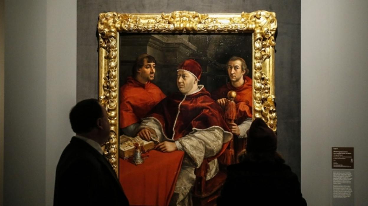 Una de las obras maestras de Rafael (un retrato del papa Julio II con dos cardenales), en las Escuderías del Quirinal de Roma, donde la muestra solo estuvo abierta tres días, antes de su cierre por la pandemia de coronavirus