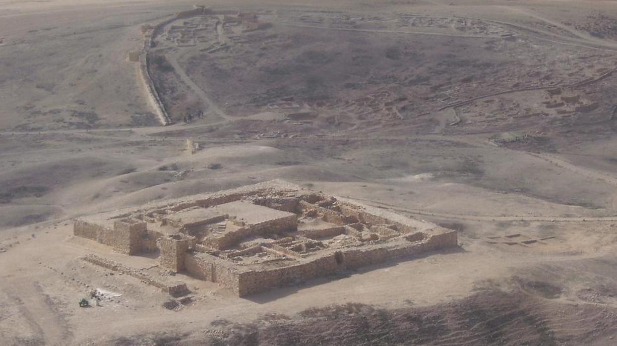 El santuario es uno de los principales puntos de la ciudad fortificada de Tel Arad, en Israel