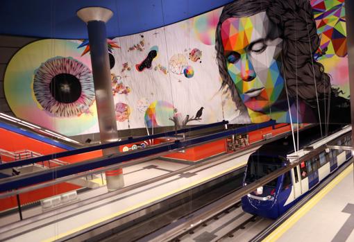 Mural de Okuda en la estación de Metro Paco de Lucía, en Madrid