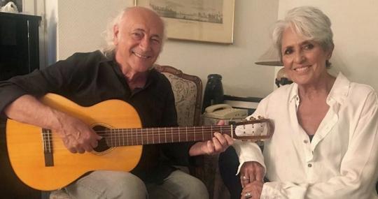 Amancio Prada ensayando con Joan Baez