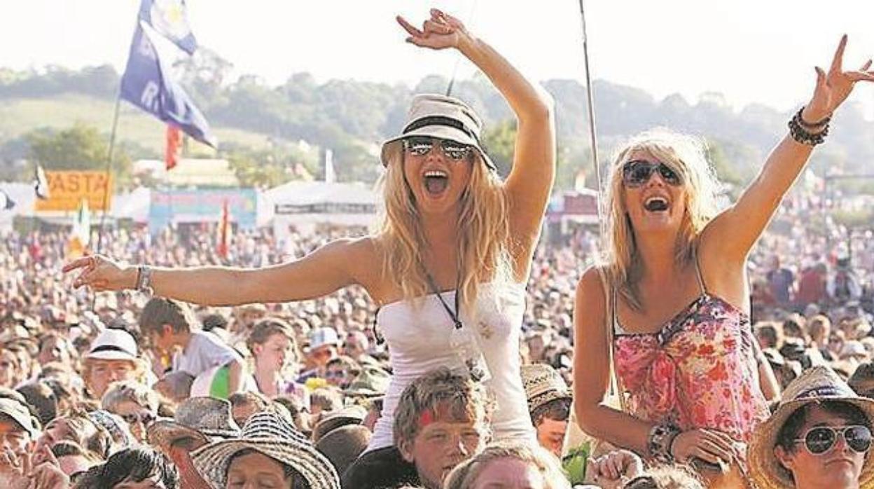 Asistentes al festival de Glastonbury