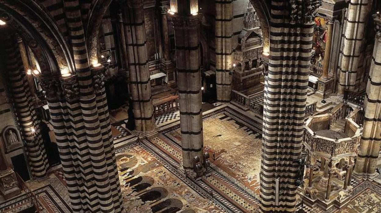 Detalle del pavimento de la Catedral -Duomo- de Siena