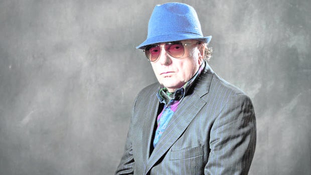 Van Morrison llama a rebelarse contra la «pseudociencia» de las restricciones a los conciertos