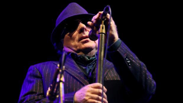 Van Morrison recibe un regalo de cumpleaños de 75 músicos (y el presidente) de Irlanda