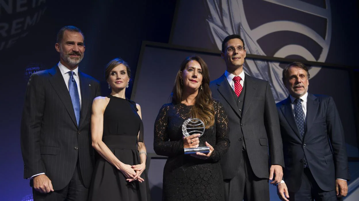 Los Reyes, en la entrega del premio Planeta a Dolores Redondo en 2016