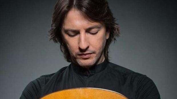 Bienal de Sevilla 2020: el guitarrista Manuel de la Luz presenta «su clave» en el Alcázar