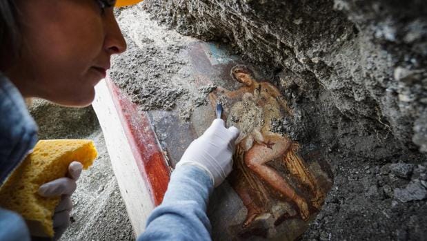 «Pompeya me trajo mala suerte», dice una canadiense al devolver unos restos arqueológicos robados