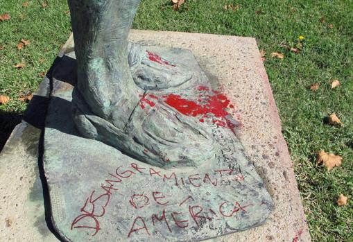 «Desangramiento de América» han encontrado escrito a los pies de la estatua de Pedro de Alvarado