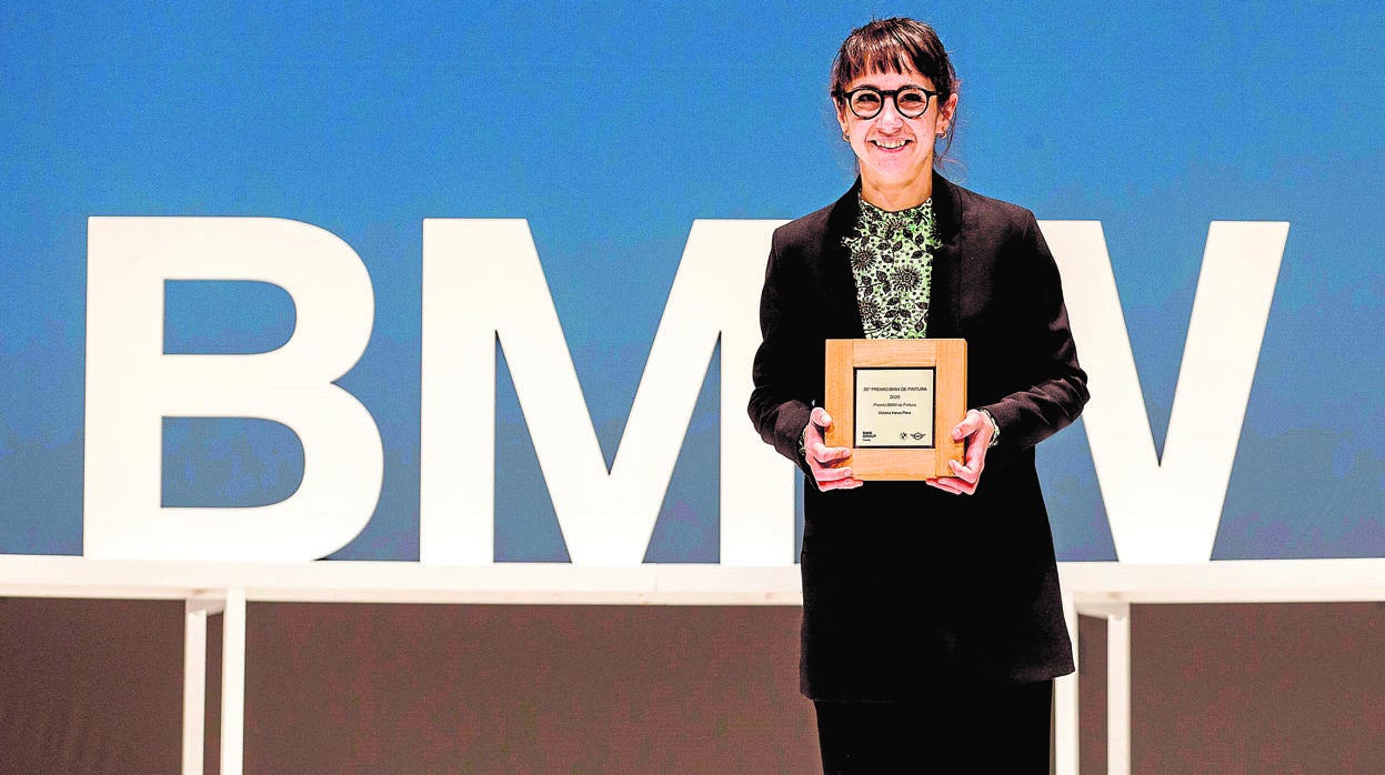 Victoria Iranzo, esta noche tras recibir el premio BMW de Pintura