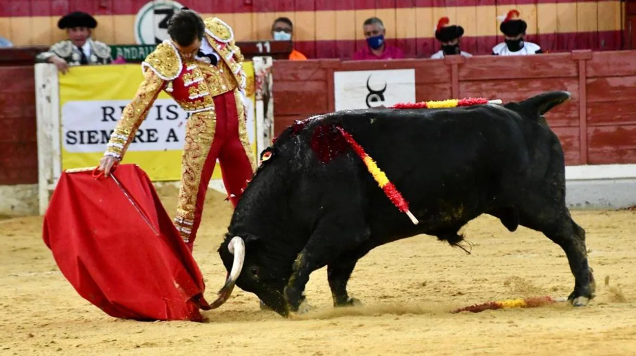 Juan Ortega bordó el toreo con el sexto toro de la tarde