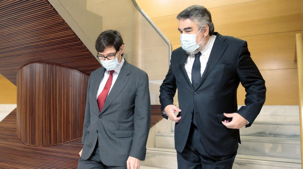 Salvador Illa, ministro de Sanidad, y José Manuel Rodríguez Uribes, ministro de Cultura